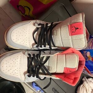 they are clean and i wear they once and sole inside are wear lil bit